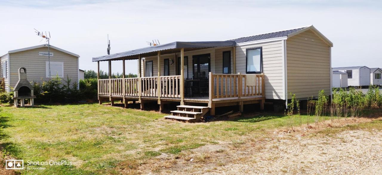 Camping La Garenne De Moncourt Rue  Esterno foto