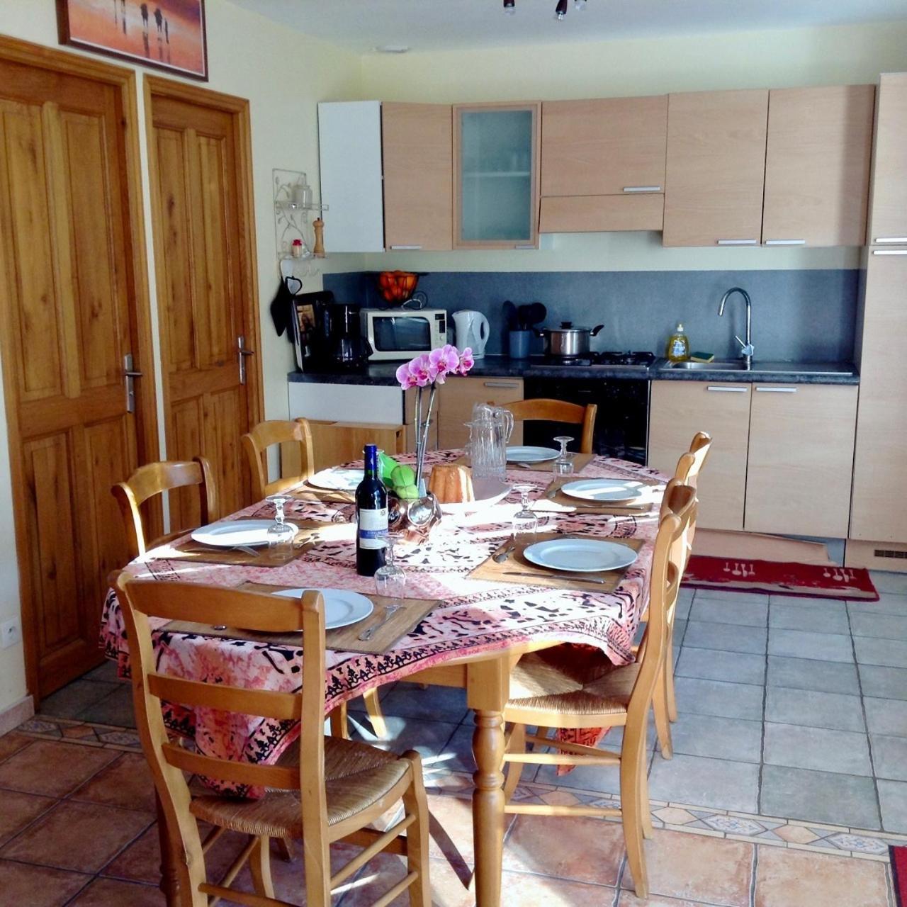 Camping La Garenne De Moncourt Rue  Esterno foto