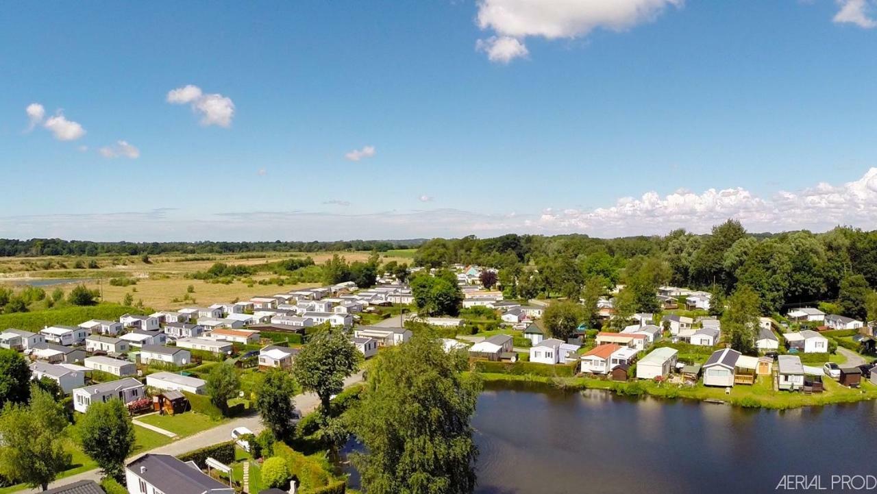 Camping La Garenne De Moncourt Rue  Esterno foto