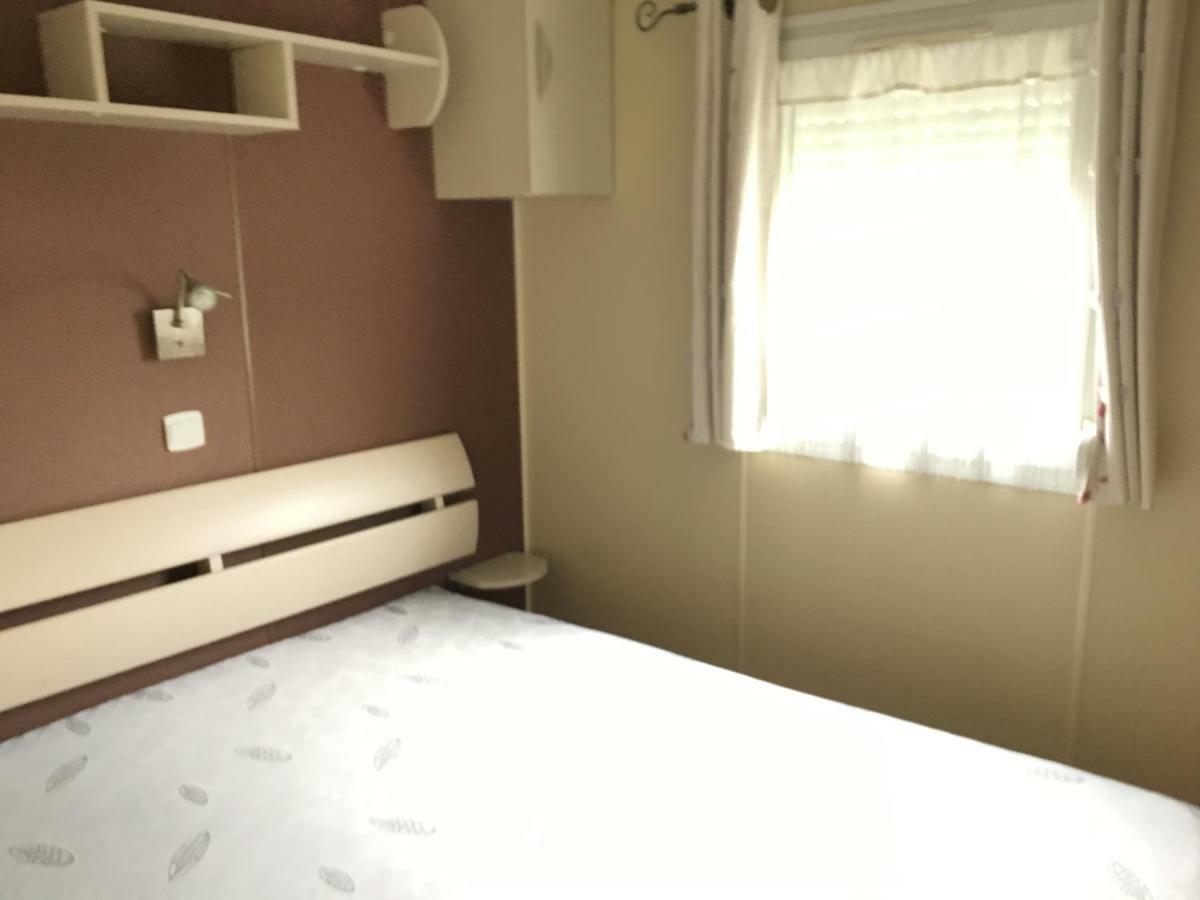 Camping La Garenne De Moncourt Rue  Esterno foto
